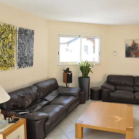 Maison Avec Piscine 8 Couchages Entre Annecy Et Aix Les Bains Holiday home Rumilly (Haute-Savoie)